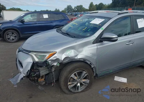 2016 Toyota Rav4 Xle z USA, uszkodzony, nr VIN 2T3RFREV1GW462958